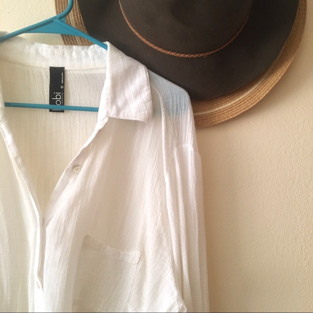 White blouse - Picture 2 of 2